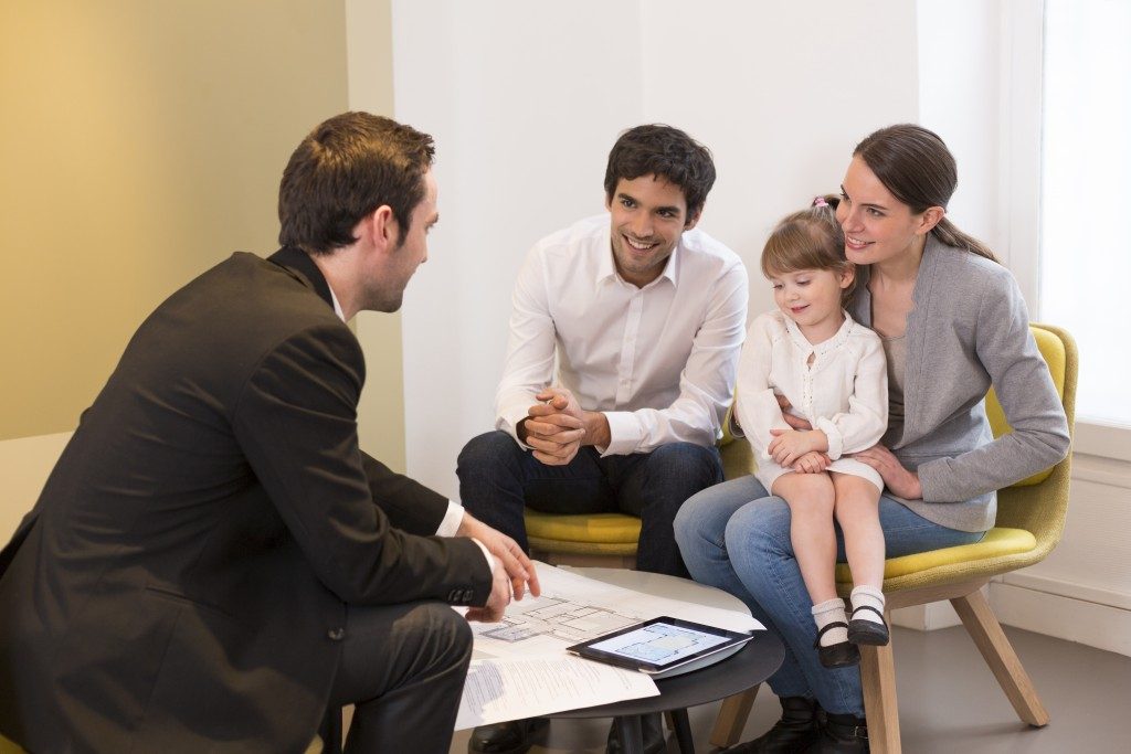 Financial advider talking to family