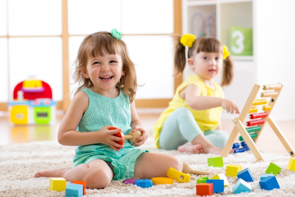 toddlers playing