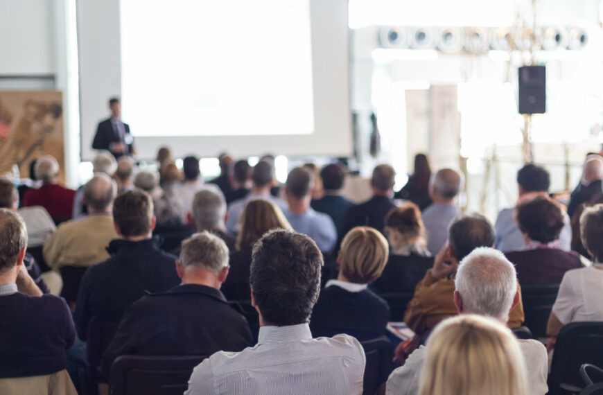 Smart Ways to Organize a Business Conference