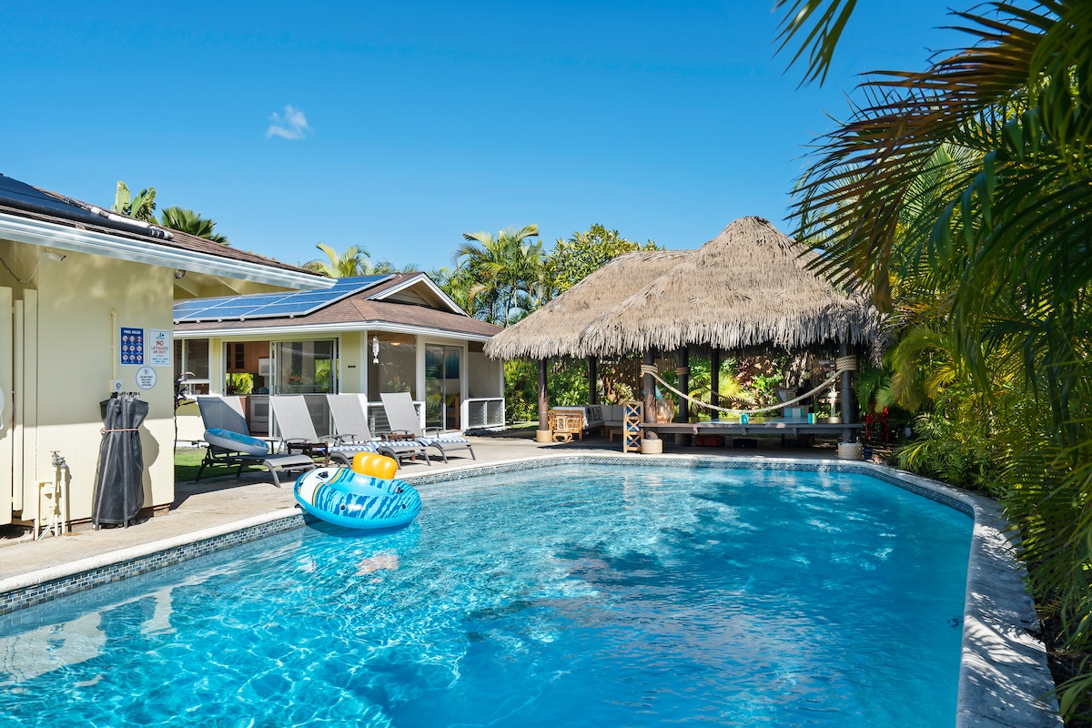 Cottage Near Pool