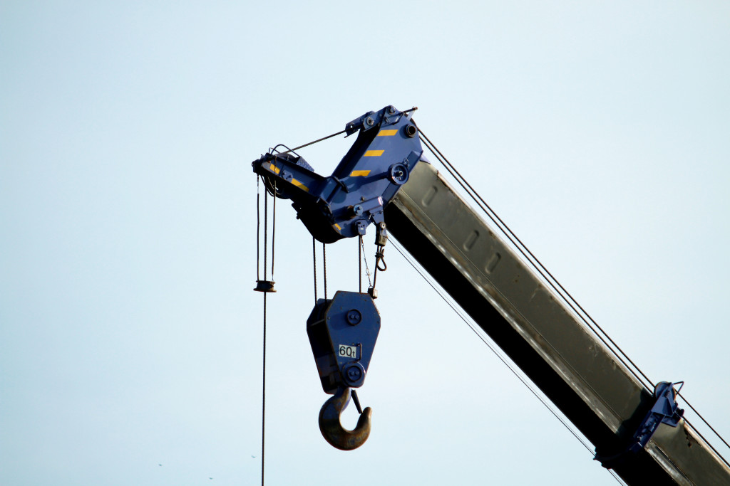 An image of a construction crane